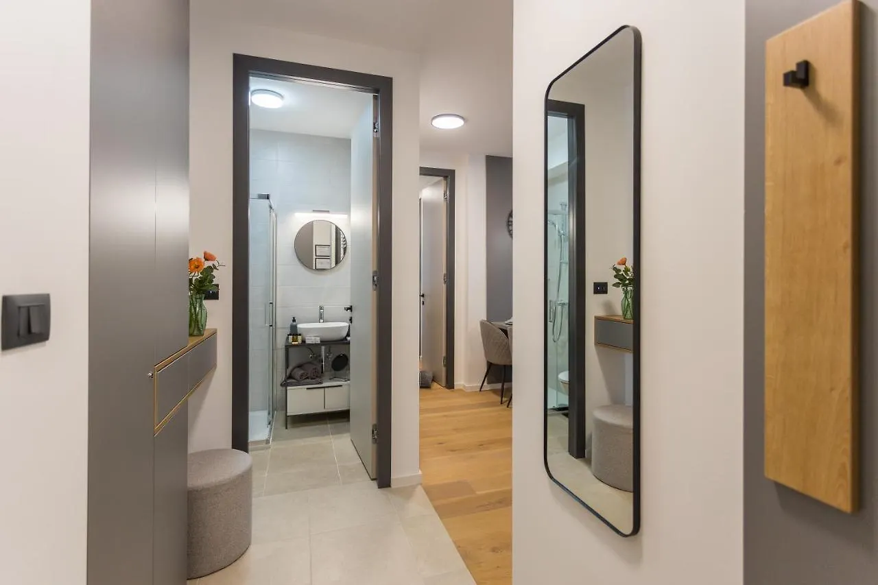 Cozy And Elegant Apartment Pula